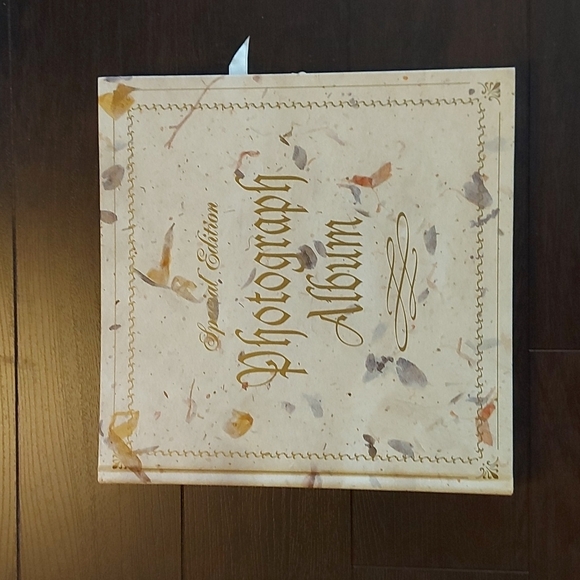 PHOTO ALBUM - Picture 1 of 5